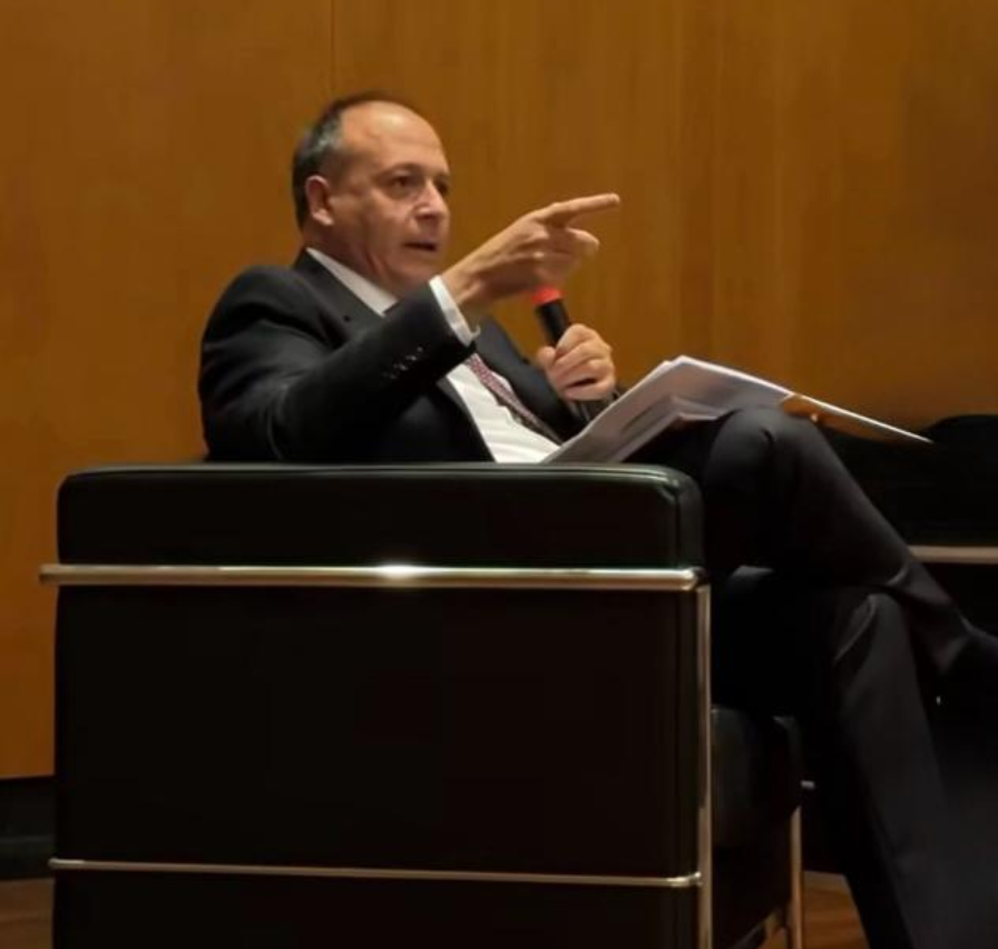 Dr. César Raúl Sivo